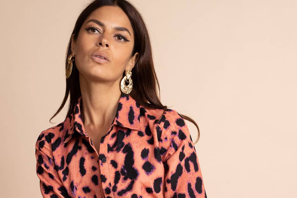 Por qué todo el mundo necesita un vestido camisero de leopardo bailarín esta primavera