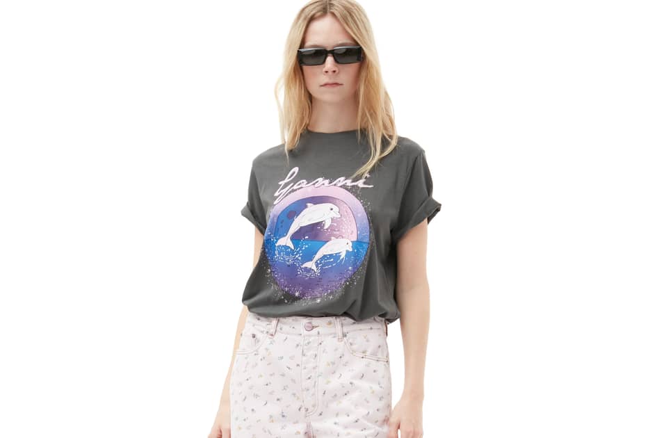 Ganni presenta una camiseta hecha con residuos textiles durante CPHFW