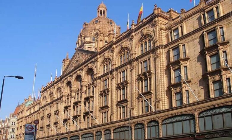 Los compradores chinos adinerados están influyendo en el cambio de imagen de 200 millones de libras esterlinas de Harrods