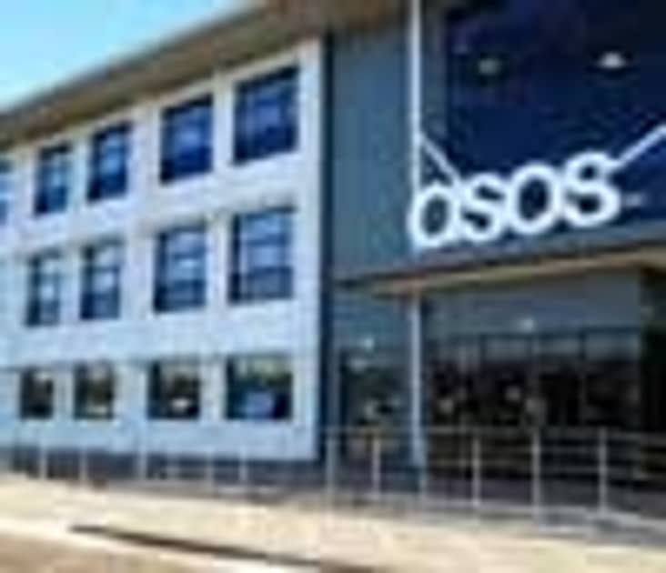 Asos pone sitio web en pausa después del incendio del almacén