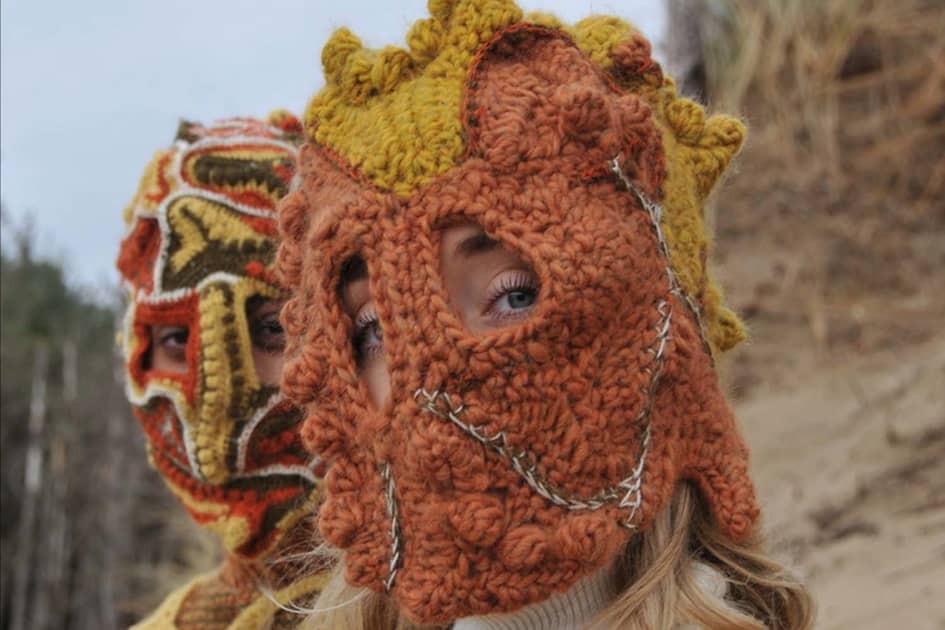 Vea el trabajo de los mejores graduados en moda, textiles, joyería y vestuario del Reino Unido en New Designers 2023