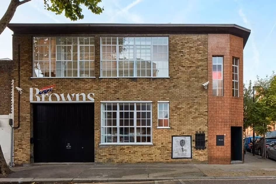 Browns cierra su tienda en Shoreditch para centrarse en su tienda insignia del West End