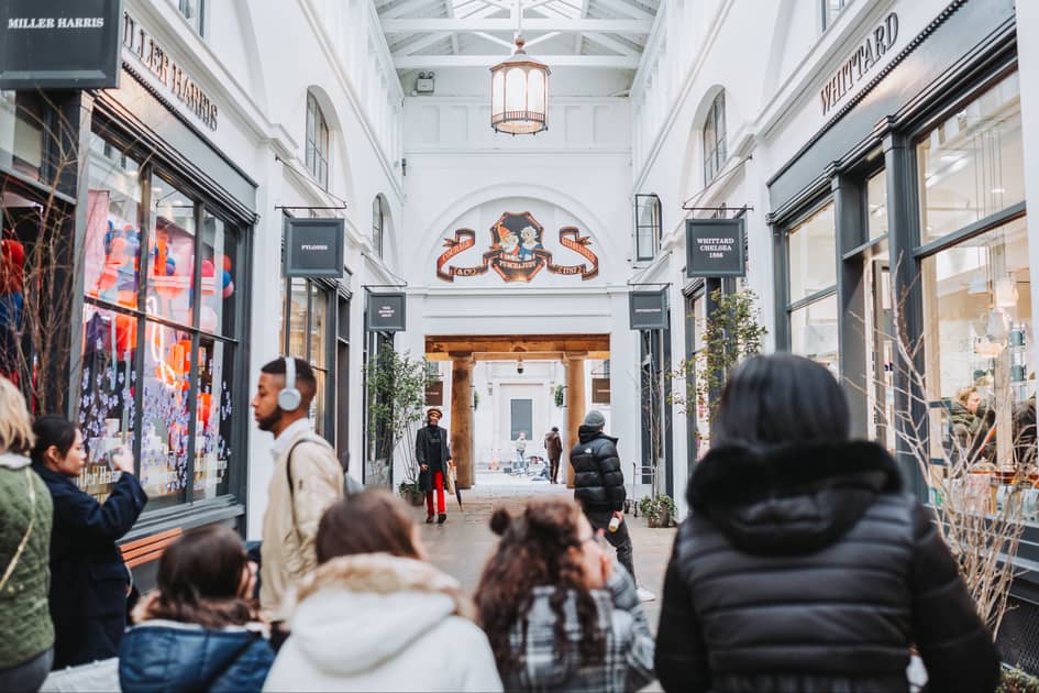 El estudio muestra que más de la mitad de los británicos cree que comprar online es más barato que en persona