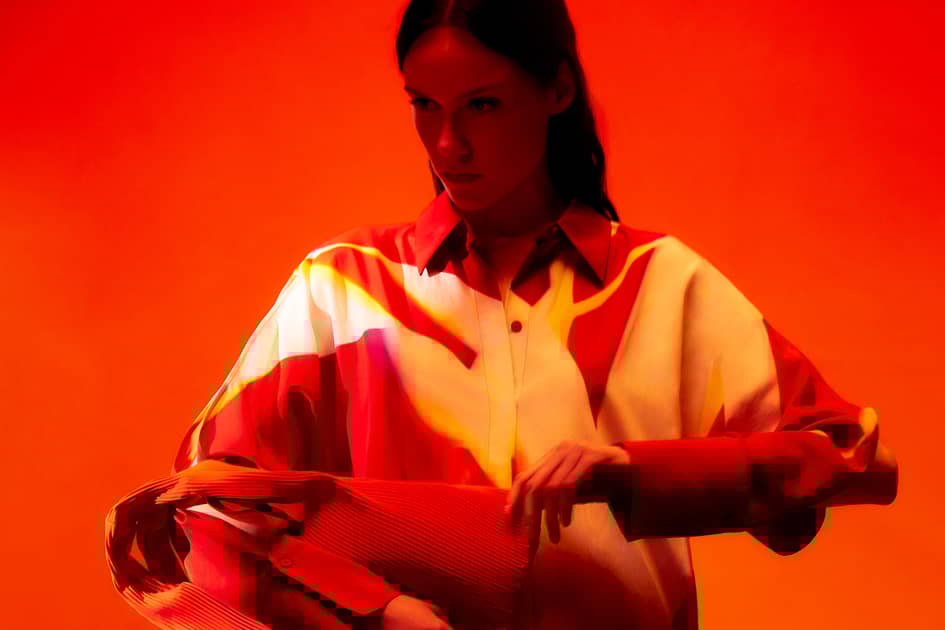 Cos presenta una colaboración con la artista Lea Colombo y una exposición en la tienda