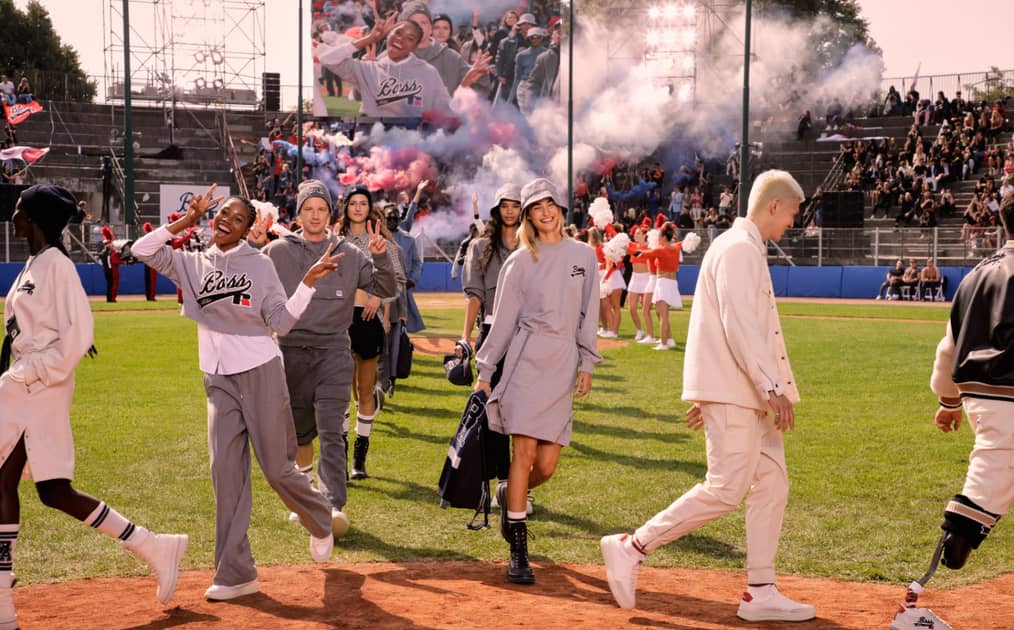 Pies descalzos, nuevos talentos y lujo vintage en las pasarelas de Milán