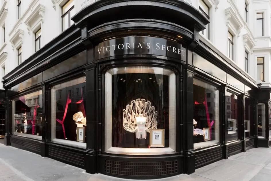 Amy Hauk, directora ejecutiva de la marca Victoria’s Secret, renuncia y Martin Waters asumirá el cargo