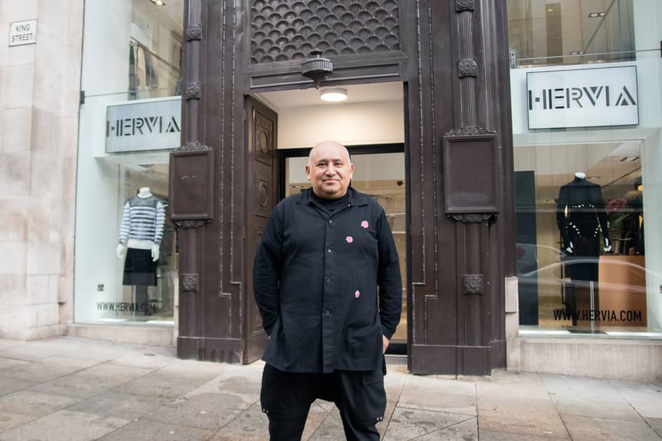 Hervia se relanza después de la adquisición, la sede y la tienda insignia reabren