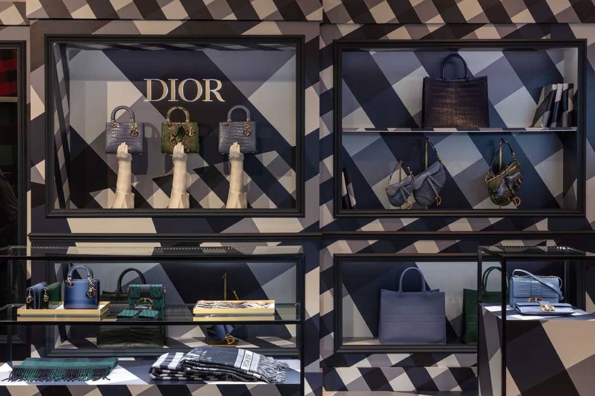 En imágenes: Dior abre el pop-up de Harrods