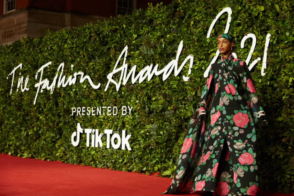 Lo más destacado de la alfombra roja de los Fashion Awards 2021