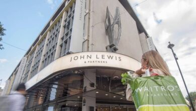 Photo of John Lewis Partnership tiene pérdidas, retira la bonificación del personal