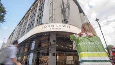 Photo of La asociación de John Lewis se dirige a pérdidas en la primera mitad a medida que los compradores dominan el gasto
