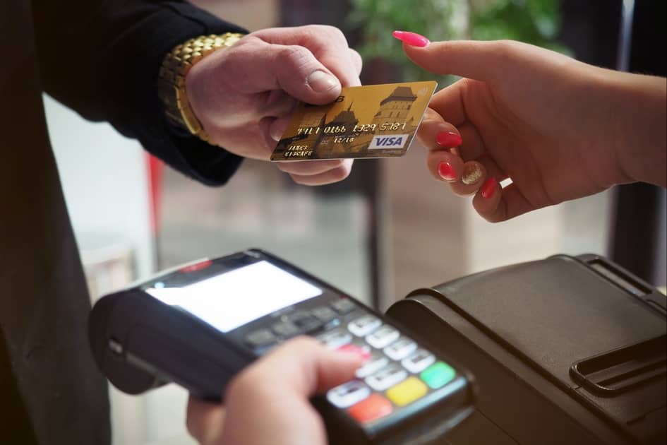 Los pagos con tarjeta aumentaron hasta el 90% de los pagos minoristas en 2021