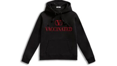 Photo of Valentino producirá sudaderas con capucha «Vacunate».